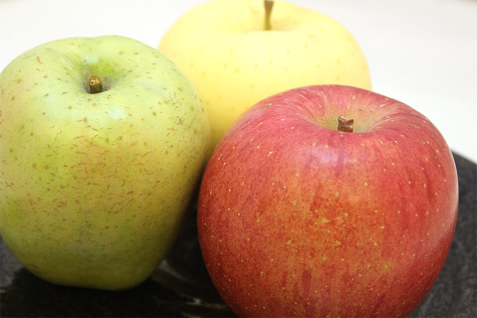 りんごの味は品種ごとで違いがあります。